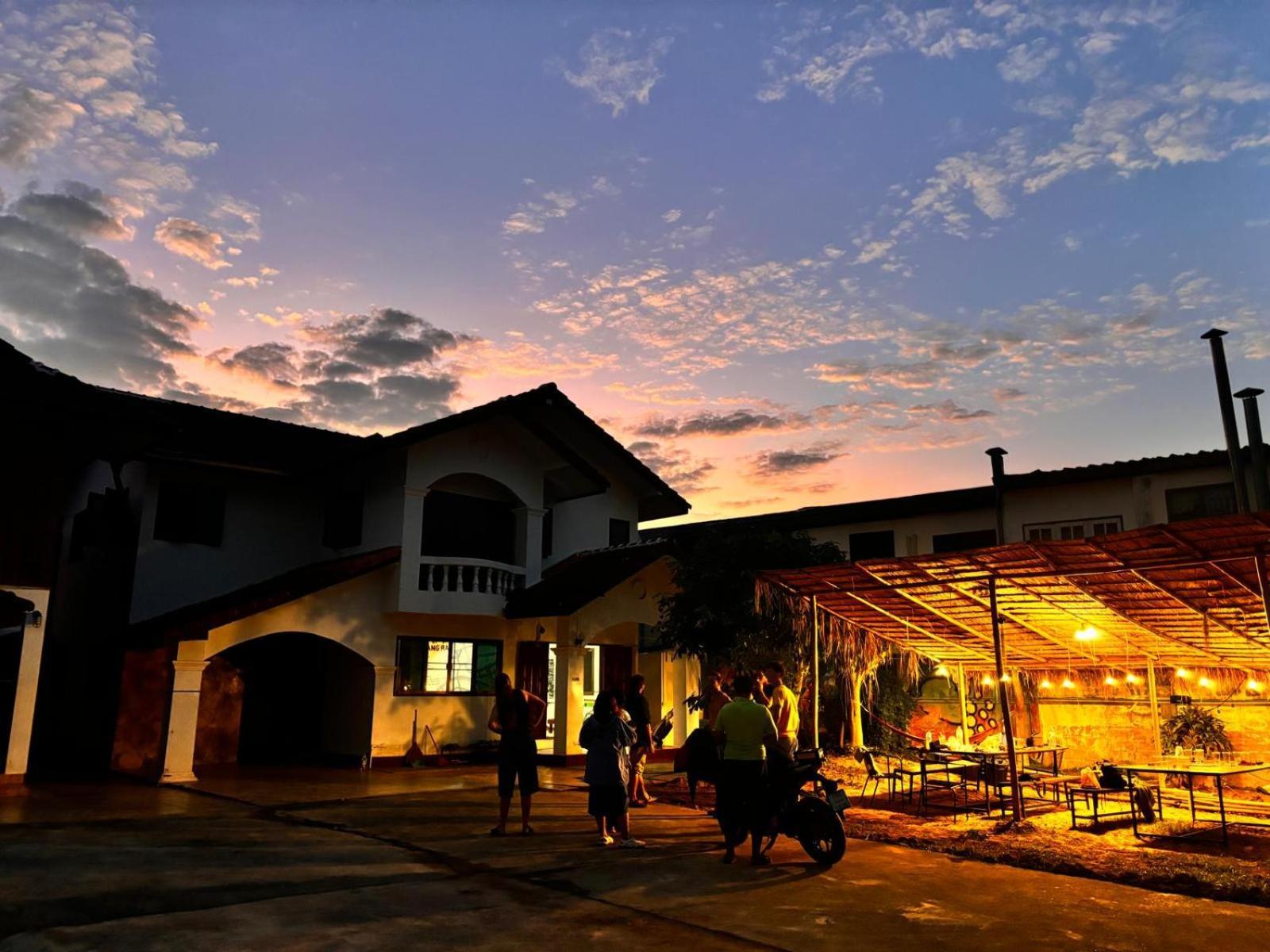 Social Garden Hostel Chiang Rai Exterior foto